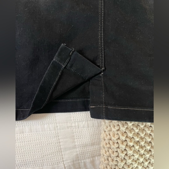 •Black Denim Skirt• - Picture 3 of 4